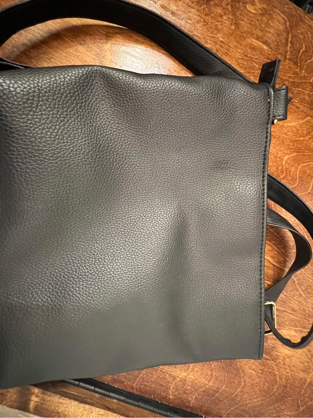 Rosetti Black Faux Leather Crossbody/Shoulder Bag Purse Pocket Medium Gold Charm